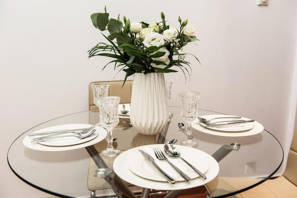 Kifisia Kallisti Suites Athena Bagian luar foto